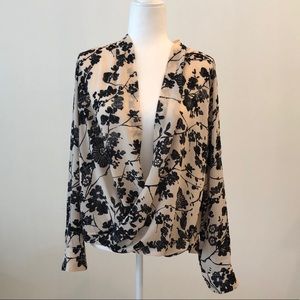New York and Co Long Sleeve Floral Blouse Size L